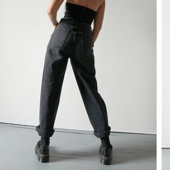 HIGH RISE BAGGY DISTRESSED JEANS - Picture 4 of 5